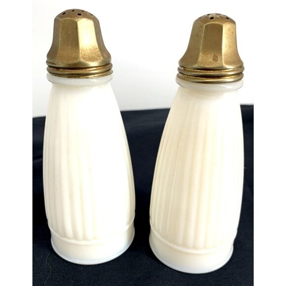Milk Glass Salt and Pepper Shakers Ribbed 5.5" Goldtone Caps Vintage - Picture 3 of 6
